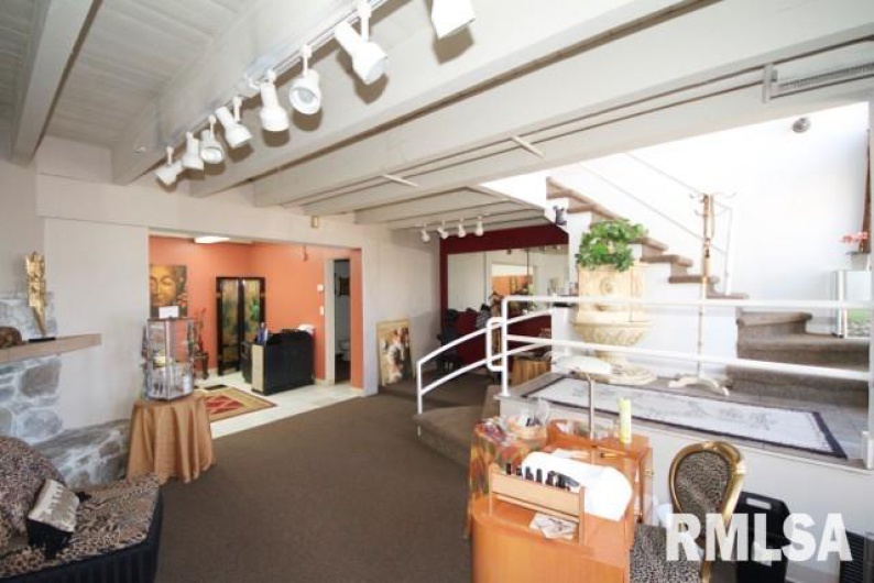 1111 WALNUT Street, Carbondale, Illinois 62901, 0 , 0 ,0,Commercial Sale,For Sale,WALNUT,0,RMAEB444652