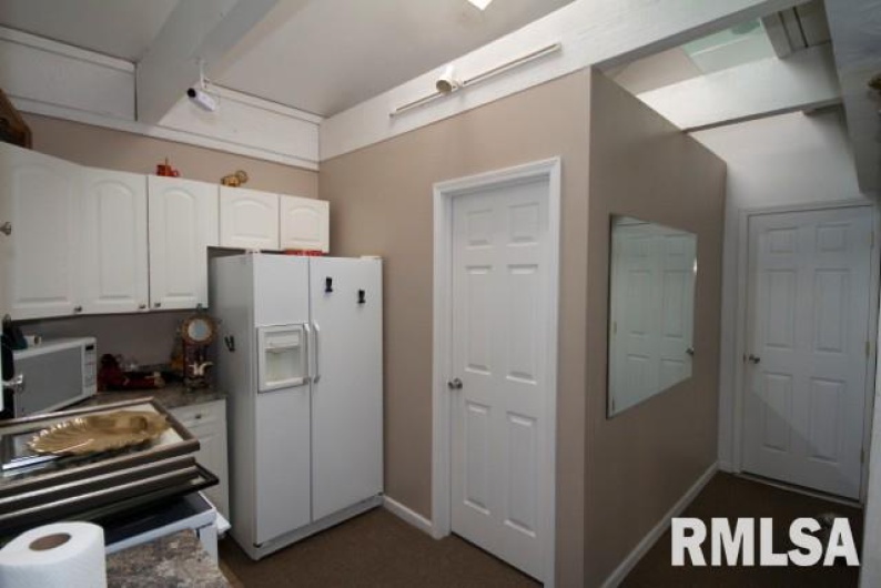 1111 WALNUT Street, Carbondale, Illinois 62901, 0 , 0 ,0,Commercial Sale,For Sale,WALNUT,0,RMAEB444652