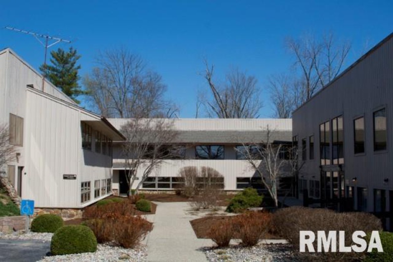 1111 WALNUT Street, Carbondale, Illinois 62901, 0 , 0 ,0,Commercial Sale,For Sale,WALNUT,0,RMAEB444652