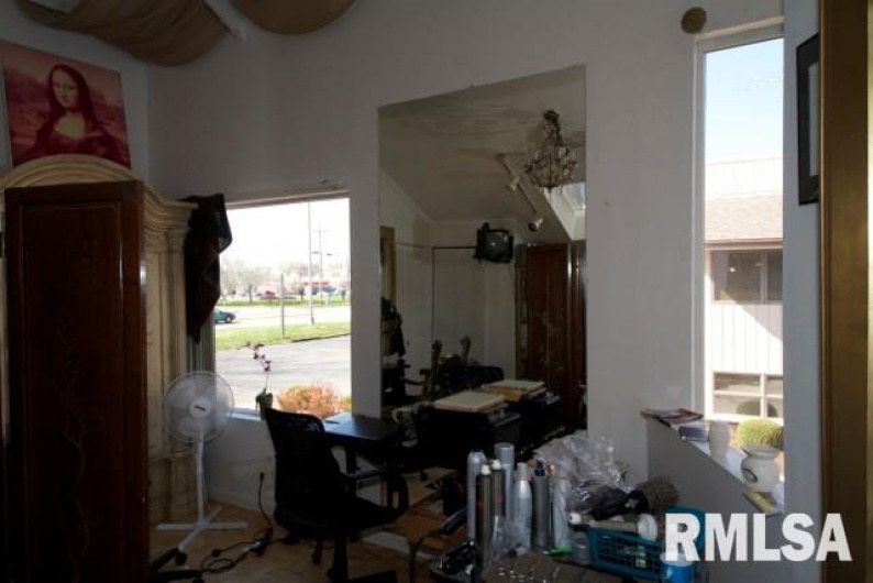 1111 WALNUT Street, Carbondale, Illinois 62901, 0 , 0 ,0,Commercial Sale,For Sale,WALNUT,0,RMAEB444652