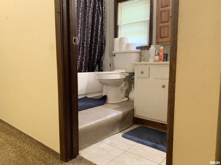 194 Villa Knoll Pase Street, Carbondale, Illinois 62901, 0 , 0 ,0,Residential Income,For Sale,Villa Knoll Pase,0,RMAEB446592