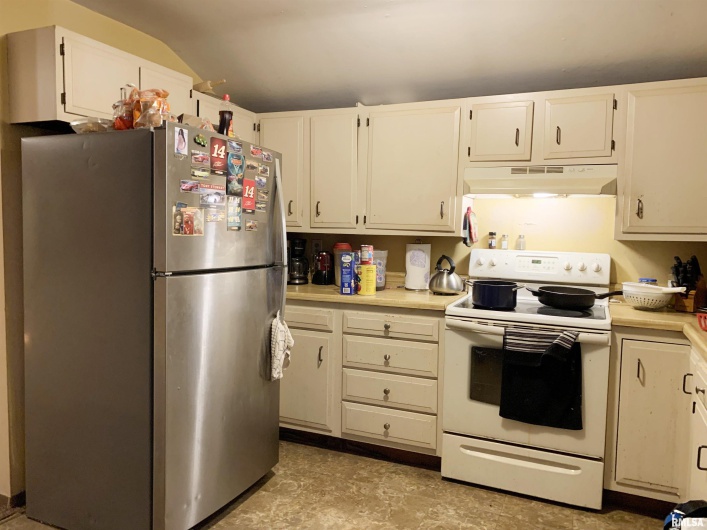 194 Villa Knoll Pase Street, Carbondale, Illinois 62901, 0 , 0 ,0,Residential Income,For Sale,Villa Knoll Pase,0,RMAEB446592
