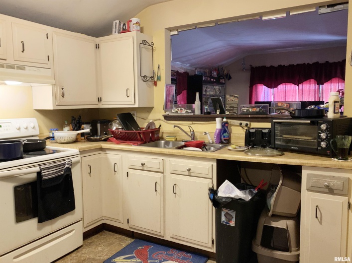 194 Villa Knoll Pase Street, Carbondale, Illinois 62901, 0 , 0 ,0,Residential Income,For Sale,Villa Knoll Pase,0,RMAEB446592