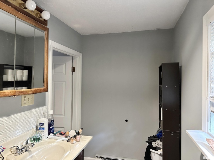 194 Villa Knoll Pase Street, Carbondale, Illinois 62901, 0 , 0 ,0,Residential Income,For Sale,Villa Knoll Pase,0,RMAEB446592