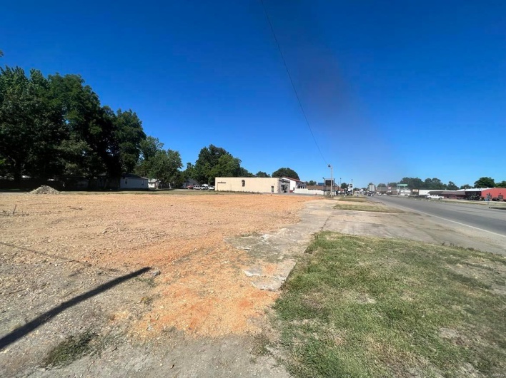 0 607 W Elk/ 410 W McCollum, Dexter, Missouri 63841, ,Commercial Sale,For Sale,607 W Elk/ 410 W McCollum,MAR22066243