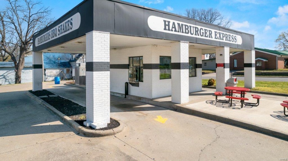 902 William Street, Cape Girardeau, Missouri 63703, ,Commercial Sale,For Sale,William,MAR23003927