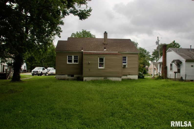 720 Carico Street, Carbondale, Illinois 62901, 2 Bedrooms Bedrooms, 0 ,1 BathroomBathrooms,Residential,For Sale,Carico,0,RMAEB449979