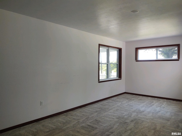 6215 Buncombe Road, Vienna, Illinois 62995, 7 Bedrooms Bedrooms, 0 ,3 BathroomsBathrooms,Residential,For Sale,Buncombe,0,RMAEB450075