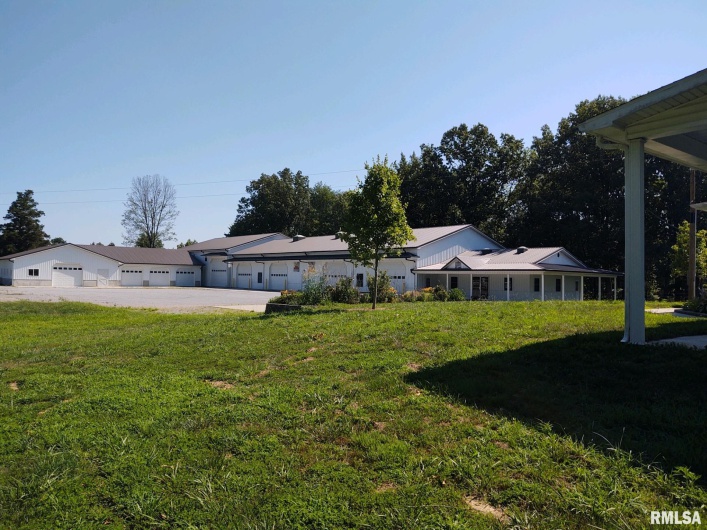 6215 Buncombe Road, Vienna, Illinois 62995, 7 Bedrooms Bedrooms, 0 ,3 BathroomsBathrooms,Residential,For Sale,Buncombe,0,RMAEB450075