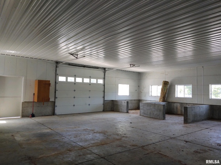 6215 Buncombe Road, Vienna, Illinois 62995, 7 Bedrooms Bedrooms, 0 ,3 BathroomsBathrooms,Residential,For Sale,Buncombe,0,RMAEB450075