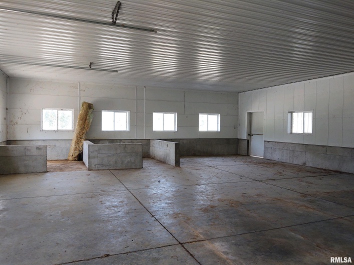 6215 Buncombe Road, Vienna, Illinois 62995, 7 Bedrooms Bedrooms, 0 ,3 BathroomsBathrooms,Residential,For Sale,Buncombe,0,RMAEB450075