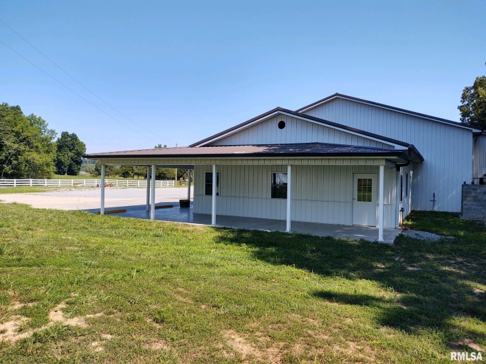 6215 Buncombe Road, Vienna, Illinois 62995, 7 Bedrooms Bedrooms, 0 ,3 BathroomsBathrooms,Residential,For Sale,Buncombe,0,RMAEB450075