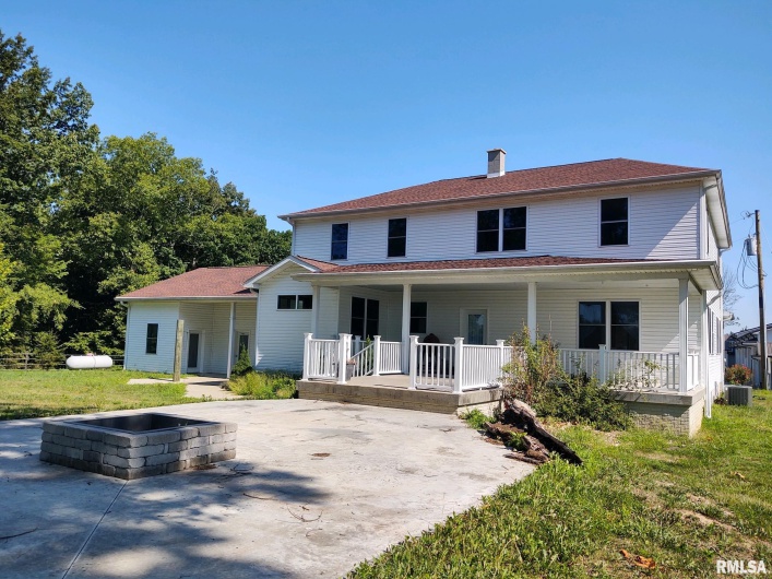 6215 Buncombe Road, Vienna, Illinois 62995, 7 Bedrooms Bedrooms, 0 ,3 BathroomsBathrooms,Residential,For Sale,Buncombe,0,RMAEB450075