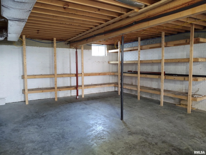 6215 Buncombe Road, Vienna, Illinois 62995, 7 Bedrooms Bedrooms, 0 ,3 BathroomsBathrooms,Residential,For Sale,Buncombe,0,RMAEB450075