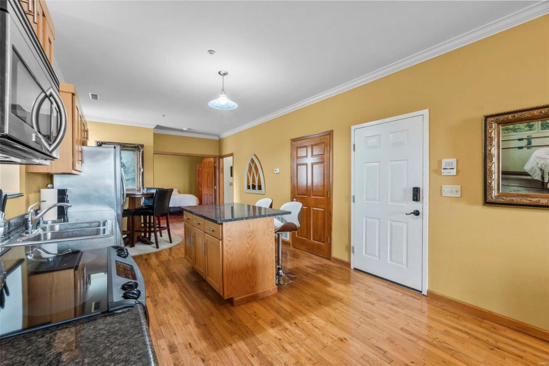 115 Water Street, Cape Girardeau, Missouri 63701, 1 Bedroom Bedrooms, 5 Rooms Rooms,1 BathroomBathrooms,Residential,For Sale,Water,MAR23050102