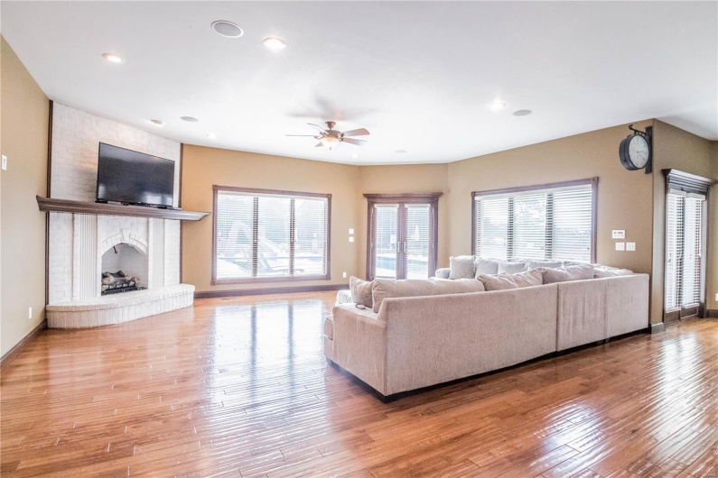 6708 Brown Lane, Poplar Bluff, Missouri 63901, 6 Bedrooms Bedrooms, 21 Rooms Rooms,6 BathroomsBathrooms,Residential,For Sale,Brown,MAR23056382