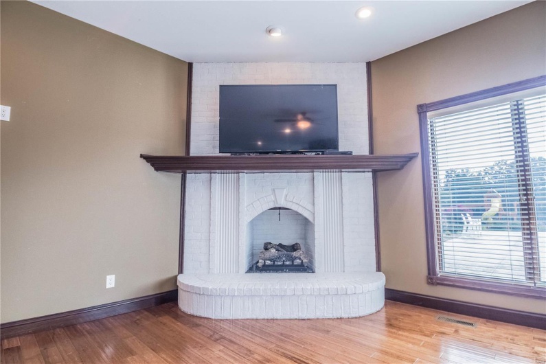 6708 Brown Lane, Poplar Bluff, Missouri 63901, 6 Bedrooms Bedrooms, 21 Rooms Rooms,6 BathroomsBathrooms,Residential,For Sale,Brown,MAR23056382