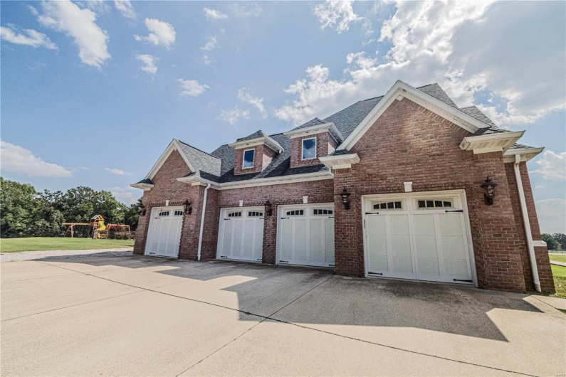6708 Brown Lane, Poplar Bluff, Missouri 63901, 6 Bedrooms Bedrooms, 21 Rooms Rooms,6 BathroomsBathrooms,Residential,For Sale,Brown,MAR23056382