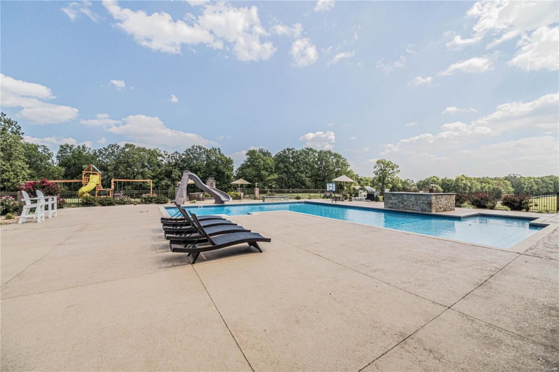 6708 Brown Lane, Poplar Bluff, Missouri 63901, 6 Bedrooms Bedrooms, 21 Rooms Rooms,6 BathroomsBathrooms,Residential,For Sale,Brown,MAR23056382