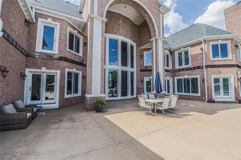 6708 Brown Lane, Poplar Bluff, Missouri 63901, 6 Bedrooms Bedrooms, 21 Rooms Rooms,6 BathroomsBathrooms,Residential,For Sale,Brown,MAR23056382