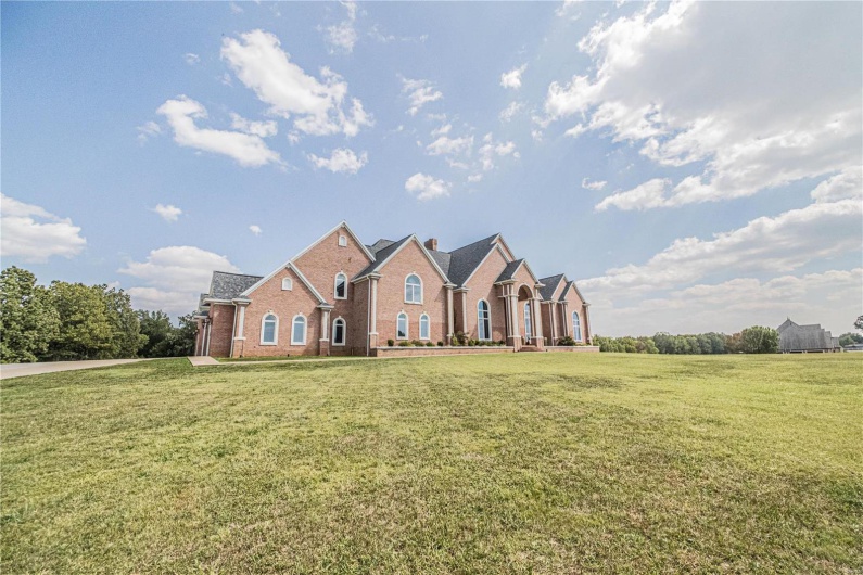 6708 Brown Lane, Poplar Bluff, Missouri 63901, 6 Bedrooms Bedrooms, 21 Rooms Rooms,6 BathroomsBathrooms,Residential,For Sale,Brown,MAR23056382