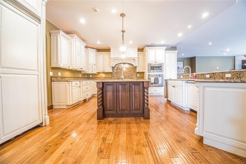 6708 Brown Lane, Poplar Bluff, Missouri 63901, 6 Bedrooms Bedrooms, 21 Rooms Rooms,6 BathroomsBathrooms,Residential,For Sale,Brown,MAR23056382