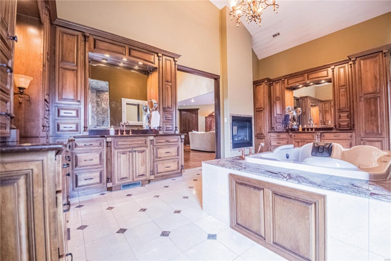 6708 Brown Lane, Poplar Bluff, Missouri 63901, 6 Bedrooms Bedrooms, 21 Rooms Rooms,6 BathroomsBathrooms,Residential,For Sale,Brown,MAR23056382