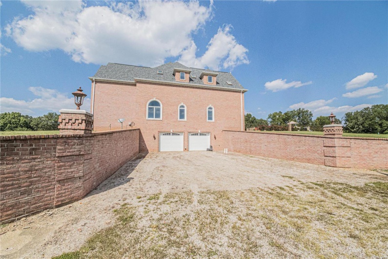 6708 Brown Lane, Poplar Bluff, Missouri 63901, 6 Bedrooms Bedrooms, 21 Rooms Rooms,6 BathroomsBathrooms,Residential,For Sale,Brown,MAR23056382