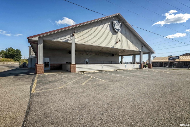 2700 17TH Street, Marion, Illinois 62959, 0 , 0 ,0,Commercial Sale,For Sale,17TH,0,RMAEB450911