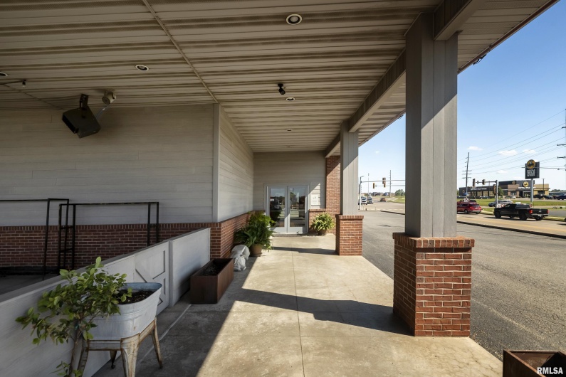 2700 17TH Street, Marion, Illinois 62959, 0 , 0 ,0,Commercial Sale,For Sale,17TH,0,RMAEB450911