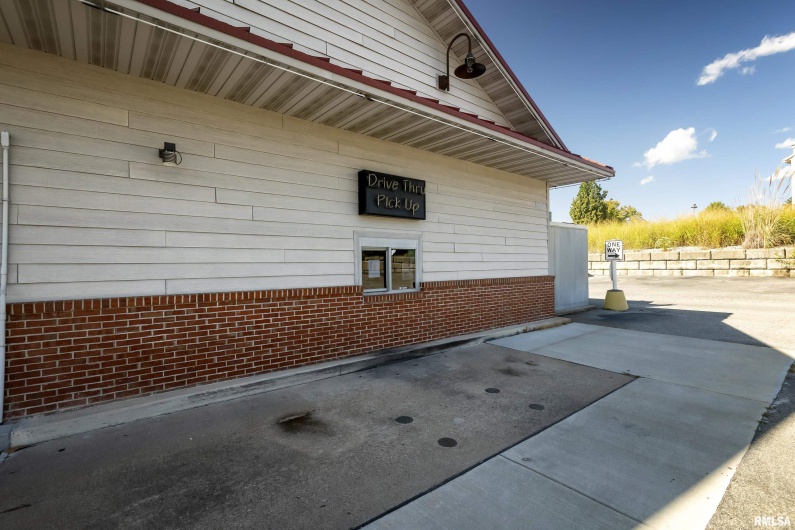 2700 17TH Street, Marion, Illinois 62959, 0 , 0 ,0,Commercial Sale,For Sale,17TH,0,RMAEB450911