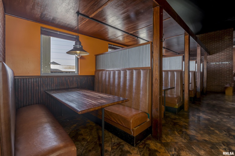 2700 17TH Street, Marion, Illinois 62959, 0 , 0 ,0,Commercial Sale,For Sale,17TH,0,RMAEB450911
