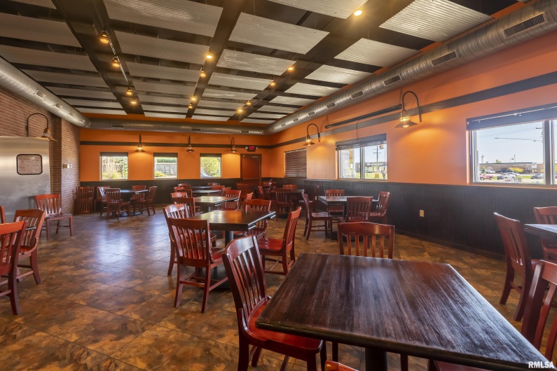 2700 17TH Street, Marion, Illinois 62959, 0 , 0 ,0,Commercial Sale,For Sale,17TH,0,RMAEB450911