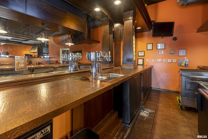 2700 17TH Street, Marion, Illinois 62959, 0 , 0 ,0,Commercial Sale,For Sale,17TH,0,RMAEB450911