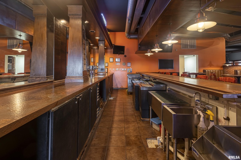 2700 17TH Street, Marion, Illinois 62959, 0 , 0 ,0,Commercial Sale,For Sale,17TH,0,RMAEB450911