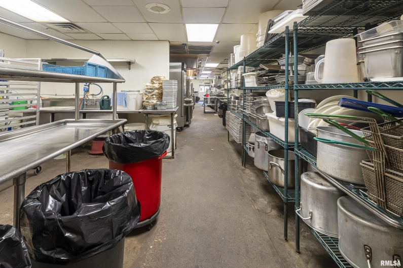 2700 17TH Street, Marion, Illinois 62959, 0 , 0 ,0,Commercial Sale,For Sale,17TH,0,RMAEB450911