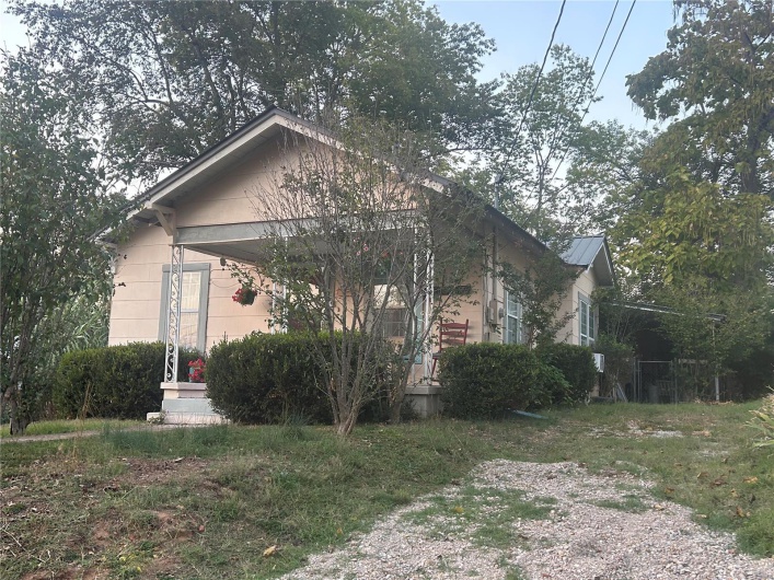 1409 Spring Street, Poplar Bluff, Missouri 63901, 3 Bedrooms Bedrooms, 8 Rooms Rooms,1 BathroomBathrooms,Residential,For Sale,Spring Street,MAR23061738