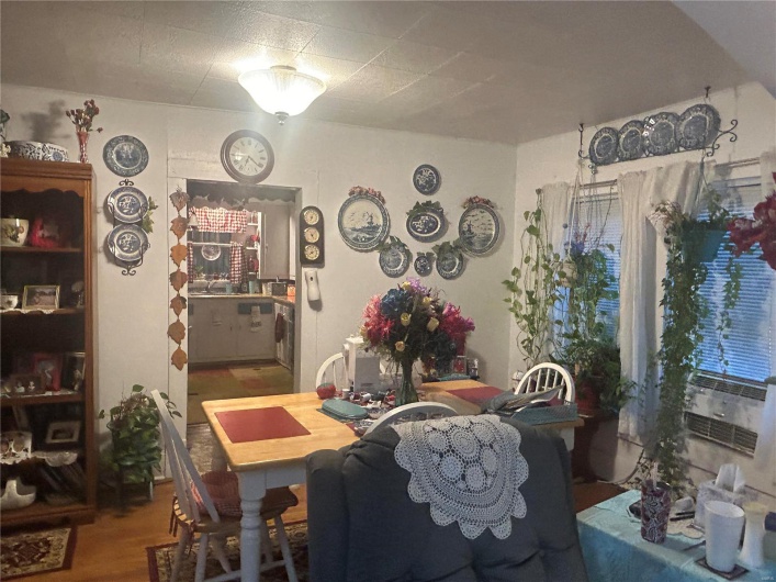 1409 Spring Street, Poplar Bluff, Missouri 63901, 3 Bedrooms Bedrooms, 8 Rooms Rooms,1 BathroomBathrooms,Residential,For Sale,Spring Street,MAR23061738