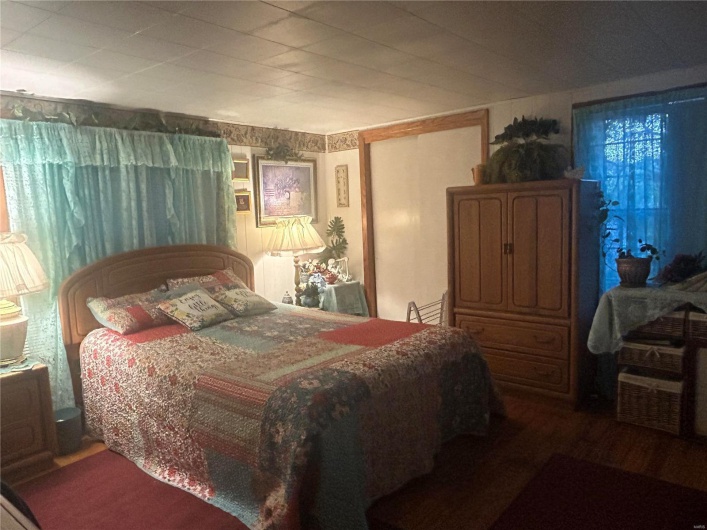 1409 Spring Street, Poplar Bluff, Missouri 63901, 3 Bedrooms Bedrooms, 8 Rooms Rooms,1 BathroomBathrooms,Residential,For Sale,Spring Street,MAR23061738