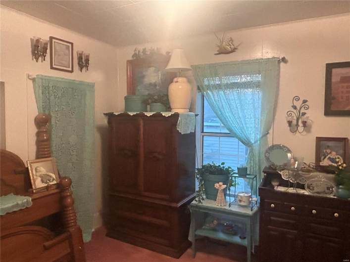 1409 Spring Street, Poplar Bluff, Missouri 63901, 3 Bedrooms Bedrooms, 8 Rooms Rooms,1 BathroomBathrooms,Residential,For Sale,Spring Street,MAR23061738