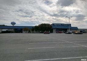 900 SKYLINE Drive, Marion, Illinois 62959, 0 , 0 ,0,Commercial Lease,For Sale,SKYLINE,0,RMAEB451176
