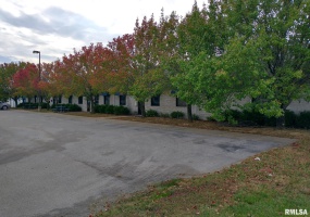 812 SKYLINE Drive, Marion, Illinois 62959, 0 , 0 ,0,Commercial Lease,For Sale,SKYLINE,0,RMAEB451177