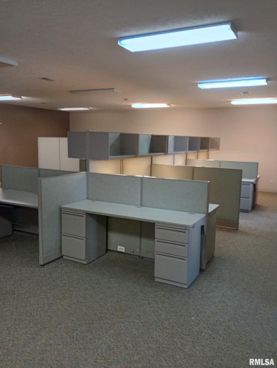 812 SKYLINE Drive, Marion, Illinois 62959, 0 , 0 ,0,Commercial Lease,For Sale,SKYLINE,0,RMAEB451177