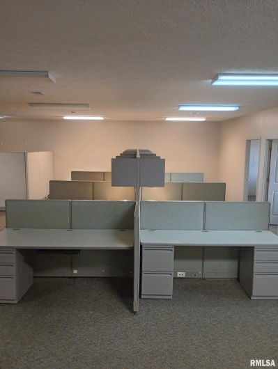 812 SKYLINE Drive, Marion, Illinois 62959, 0 , 0 ,0,Commercial Lease,For Sale,SKYLINE,0,RMAEB451177