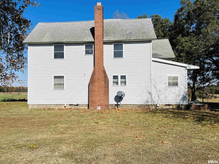 17064 Old Frankfort Road, Johnston City, Illinois 62951, 5 Bedrooms Bedrooms, 0 ,2 BathroomsBathrooms,Residential,For Sale,Old Frankfort,0,RMAEB451336