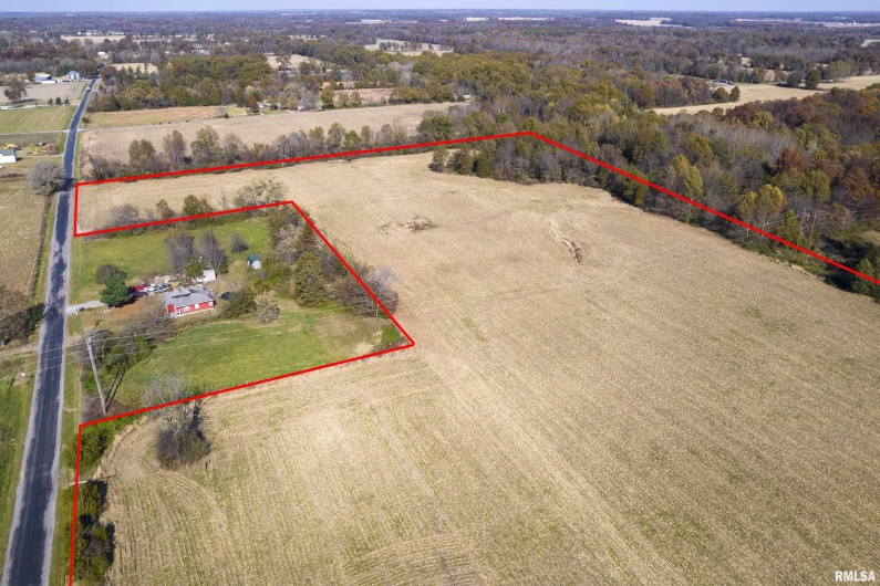 17064 Old Frankfort Road, Johnston City, Illinois 62951, 5 Bedrooms Bedrooms, 0 ,2 BathroomsBathrooms,Residential,For Sale,Old Frankfort,0,RMAEB451336