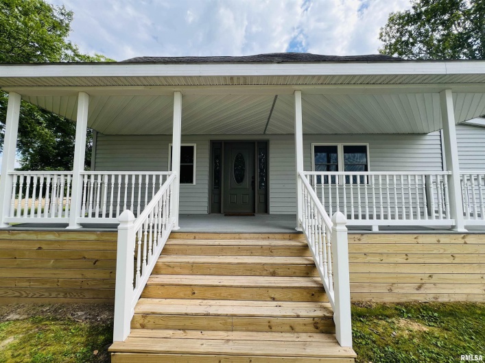 17064 Old Frankfort Road, Johnston City, Illinois 62951, 5 Bedrooms Bedrooms, 0 ,2 BathroomsBathrooms,Residential,For Sale,Old Frankfort,0,RMAEB451336