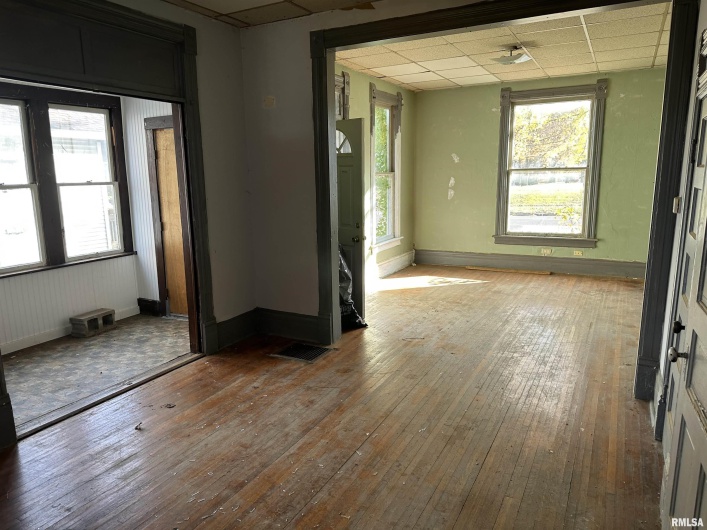 334 WALNUT Street, Carbondale, Illinois 62901, 0 , 0 ,0,Residential Income,For Sale,WALNUT,0,RMAEB451415