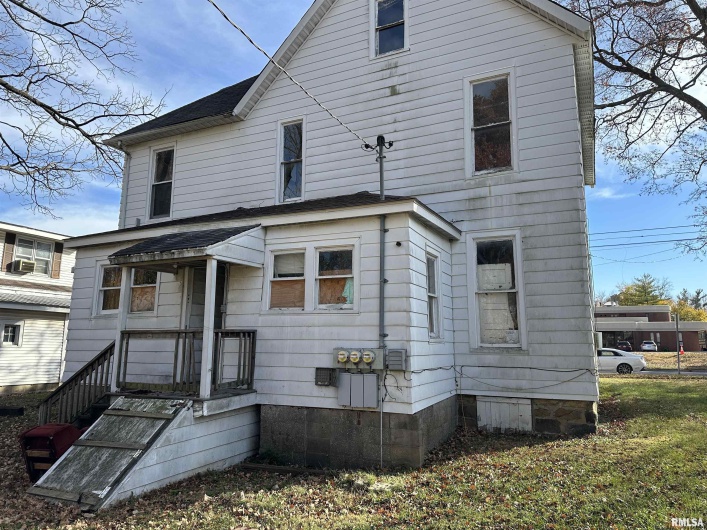 334 WALNUT Street, Carbondale, Illinois 62901, 0 , 0 ,0,Residential Income,For Sale,WALNUT,0,RMAEB451415