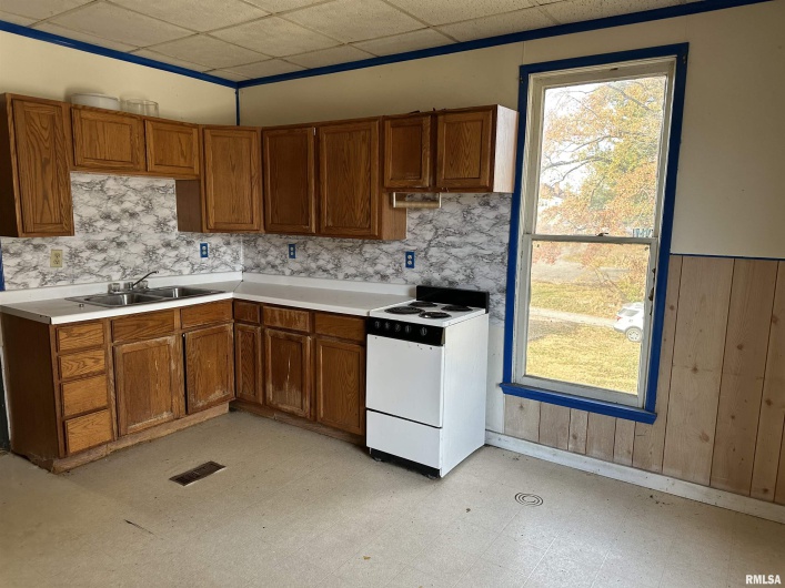 334 WALNUT Street, Carbondale, Illinois 62901, 0 , 0 ,0,Residential Income,For Sale,WALNUT,0,RMAEB451415